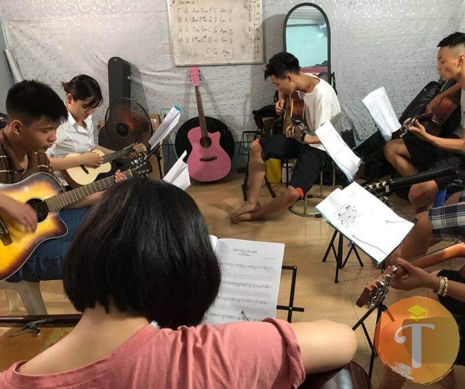 Lớp học Guitar Trọng Nhân Đà Nẵng