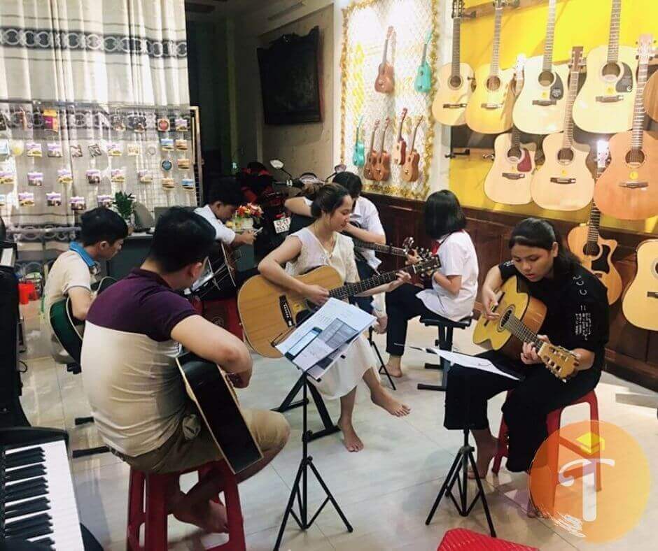 Lớp học guitar Sài Gòn Đà Nẵng
