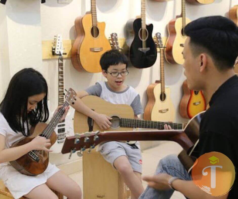 Shop dạy học và bán Guitar tại Đà Nẵng