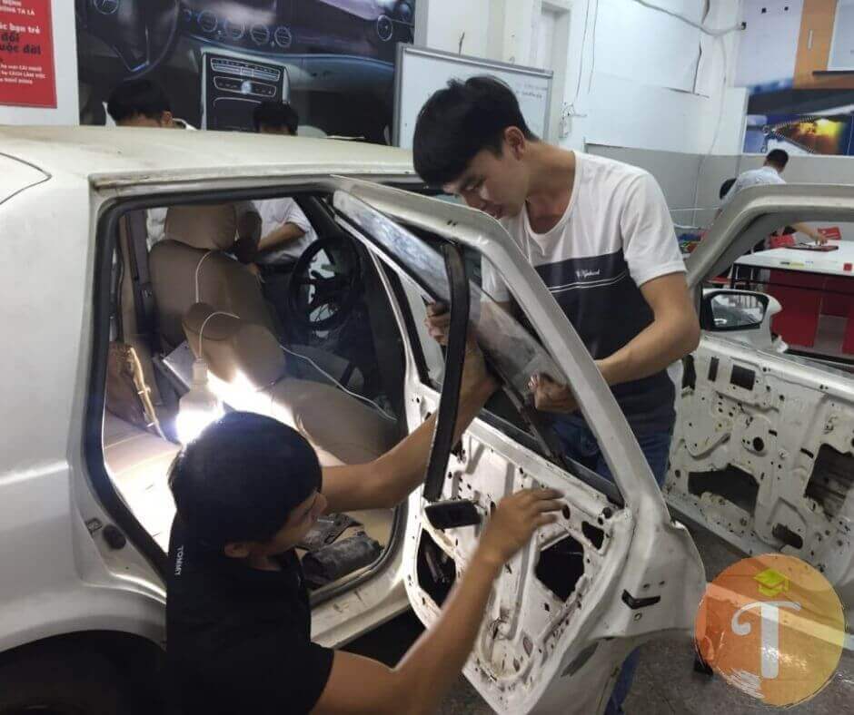học việc sửa chữa ô tô tại Đà Nẵng