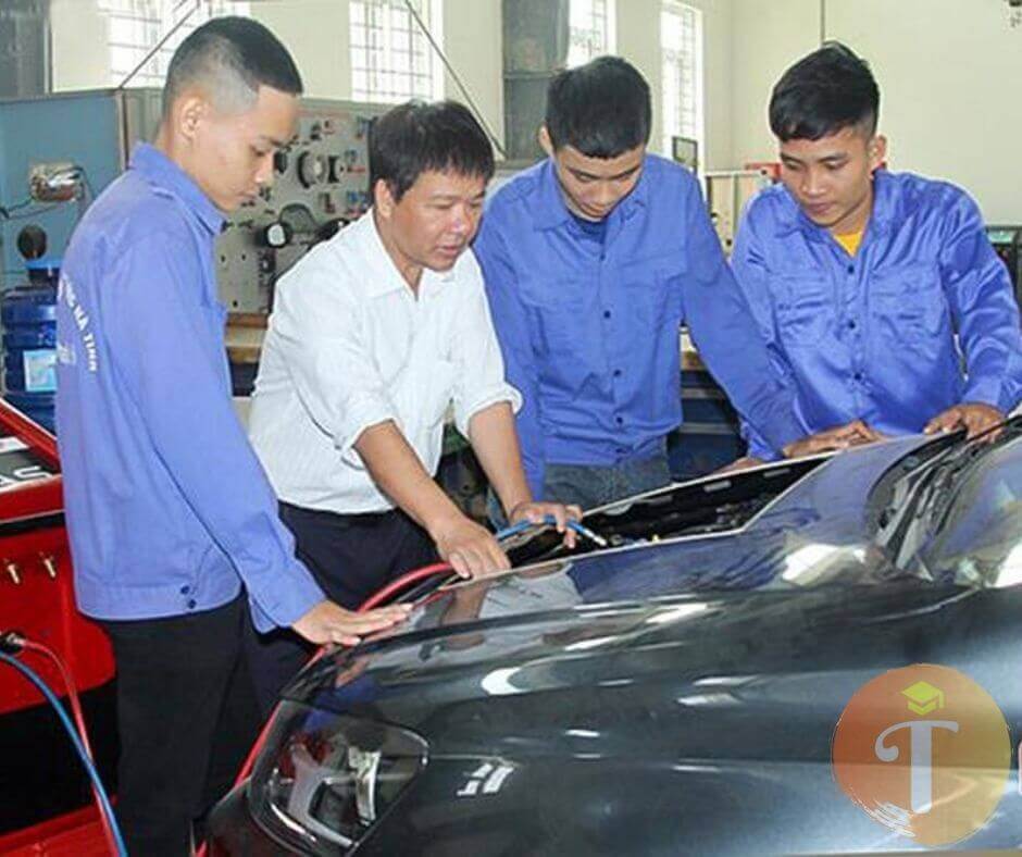 Đại việt luôn chạy theo Công nghệ sửa chữa ô tô tại Đà Nẵng